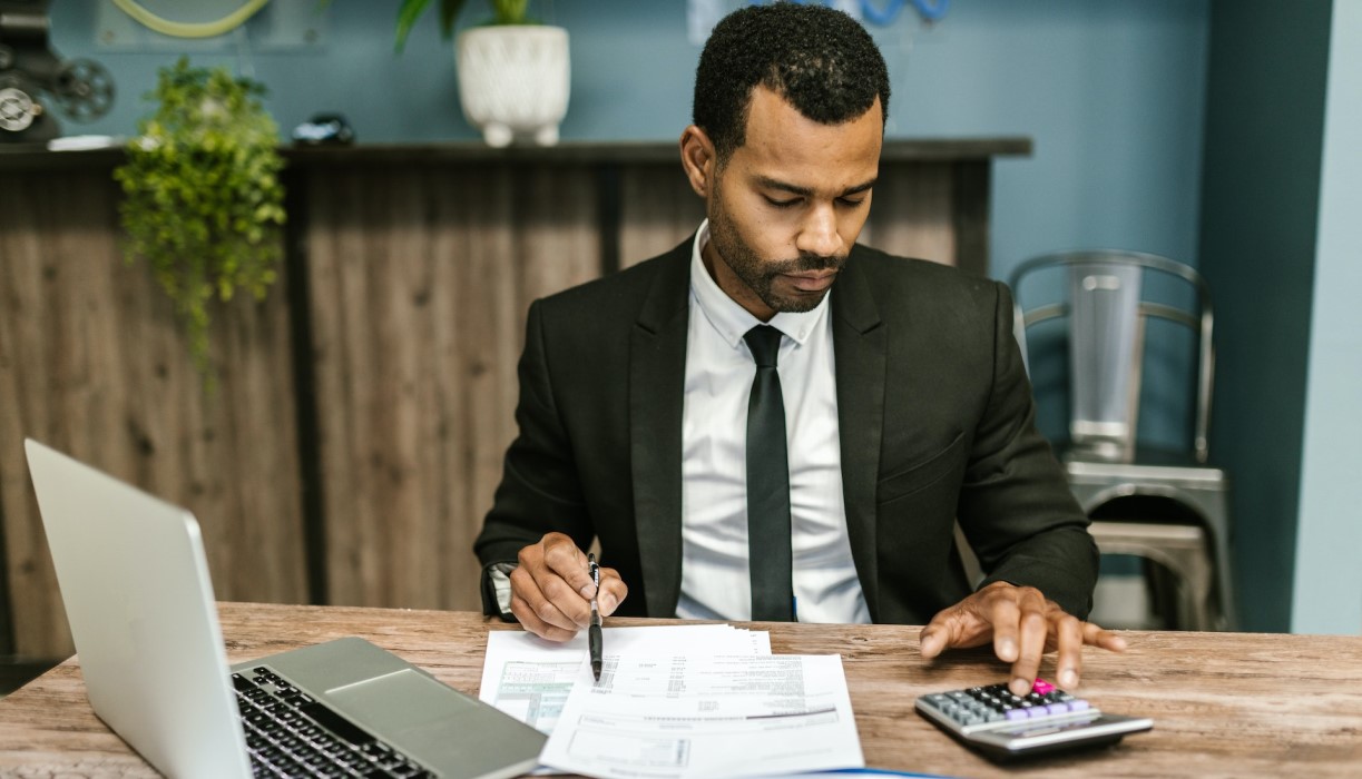 What Is Accounts Payable Days and How to Calculate It?